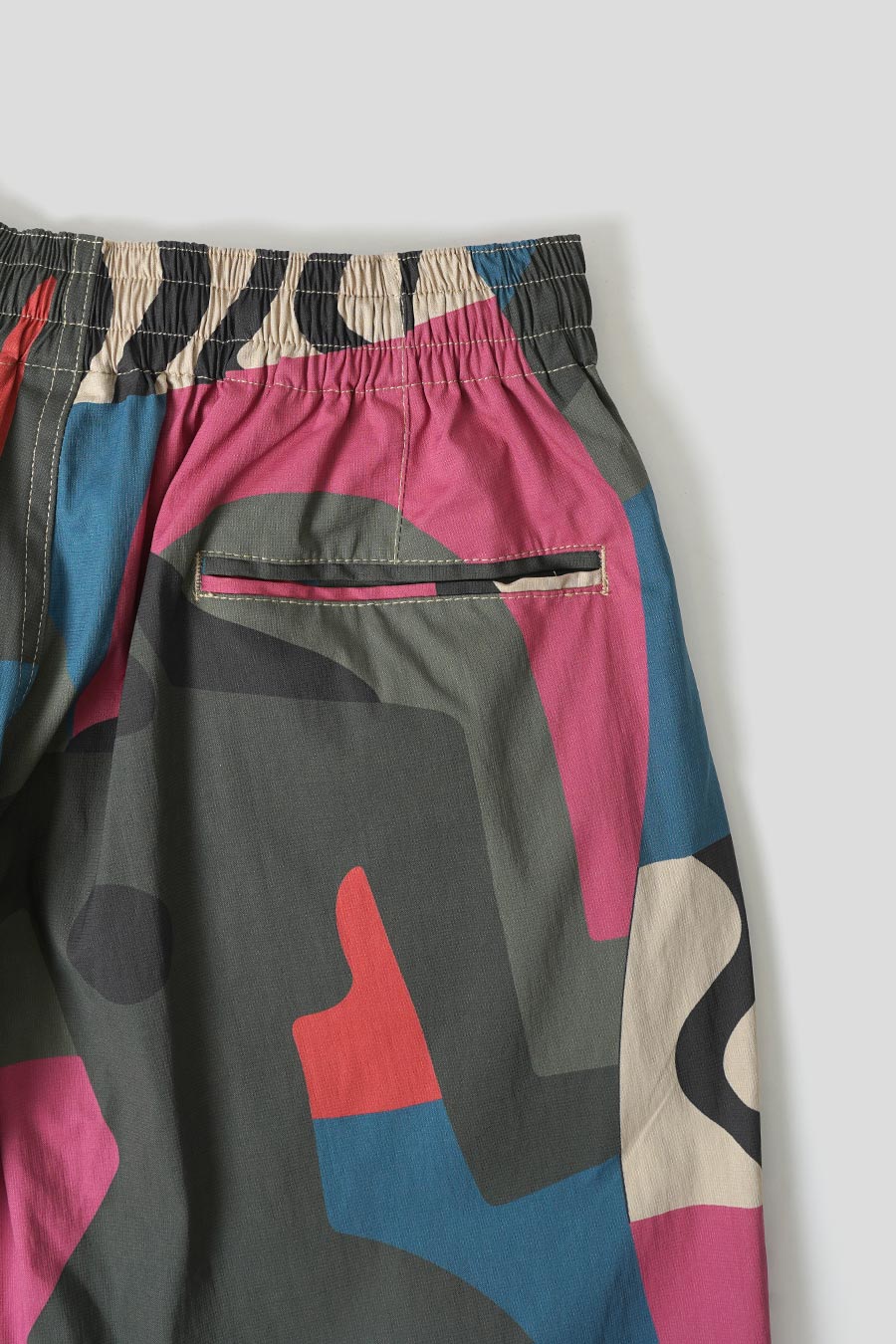 BY PARRA - PINK DISTORTED CAMO SHORT – LE LABO STORE