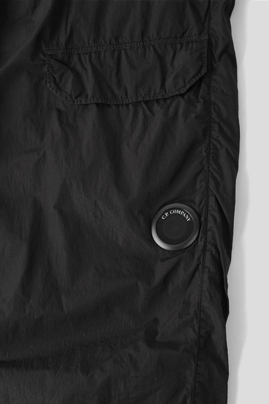 CP COMPANY - TROUSERS CHROME-R REGULAR CARGO BLACK - LE LABO STORE
