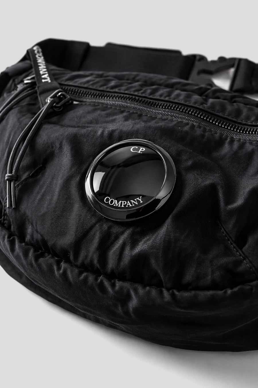 CP COMPANY - SACOCHE NYLON B NOIRE - LE LABO STORE