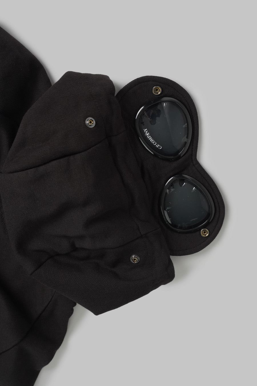 CP COMPANY - HOODIE ZIP GOGGLE DIAGONAL RAISED FLEECE NOIR - LE LABO STORE