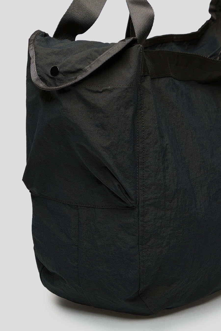 CP COMPANY - BLACK PLAIN PAPER TOUCH BAG - LE LABO STORE