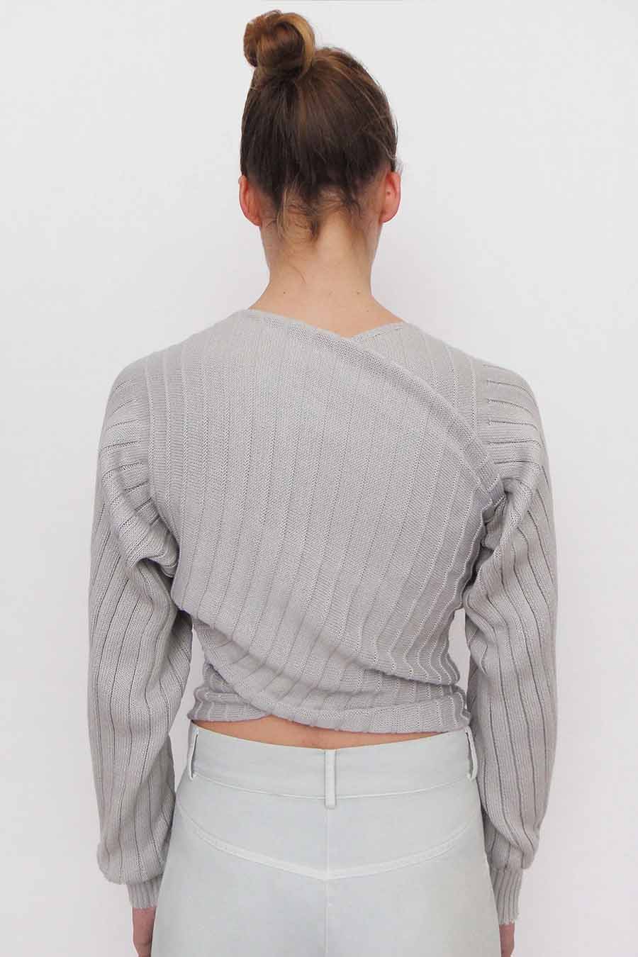 GIMAGUAS - PULL MISS MANGAS GRIS - LE LABO STORE