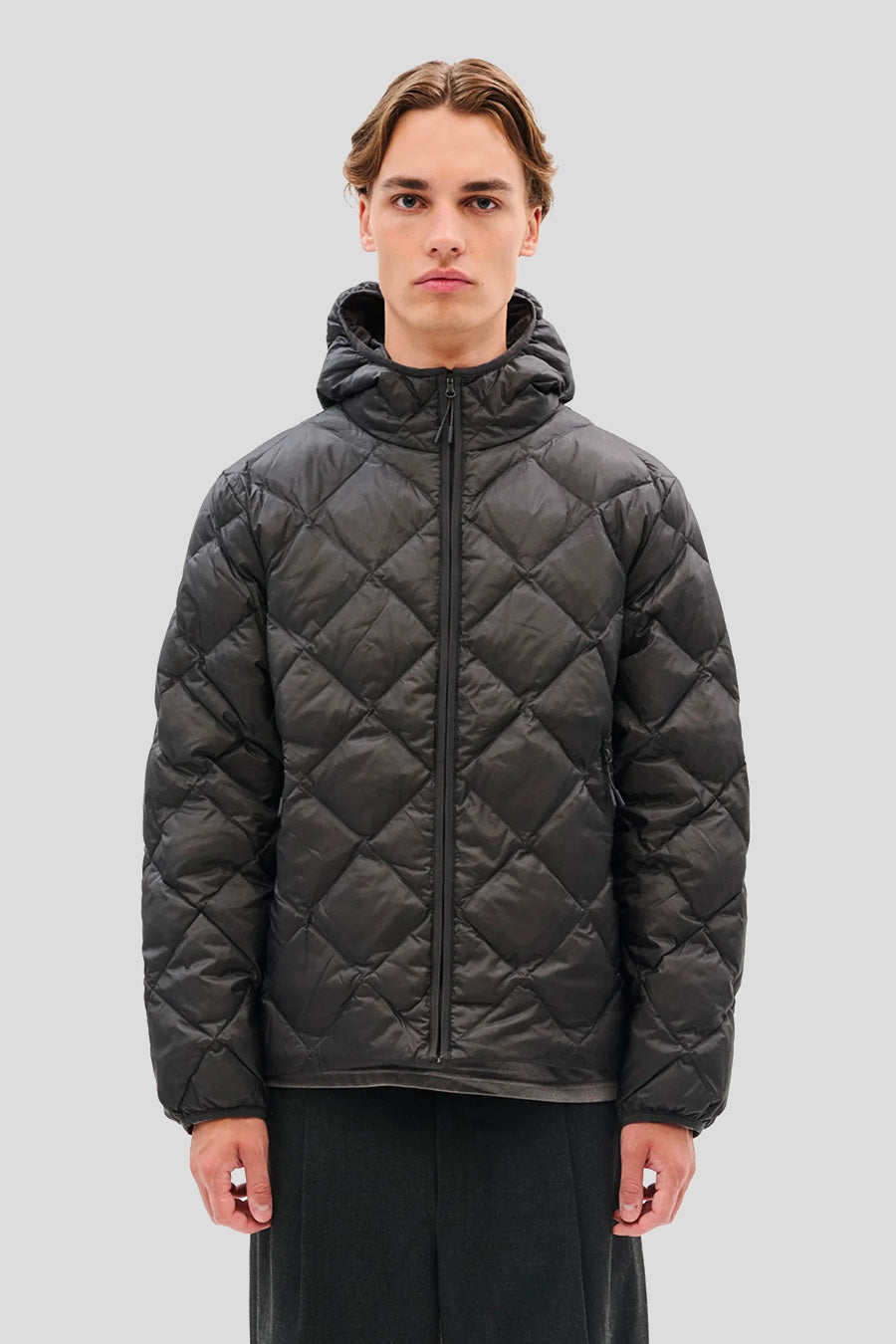 HIKING PATROL - VESTE À CAPUCHE EN DUVET NOIR CHARBON - LE LABO STORE