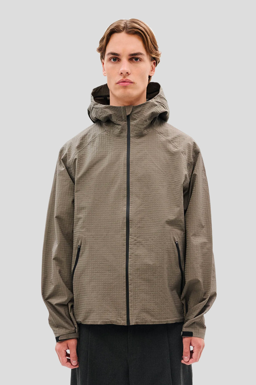 HIKING PATROL - VESTE À CAPUCHE TEXTURÉE WAYPOINT DARK TAUPE - LE LABO STORE