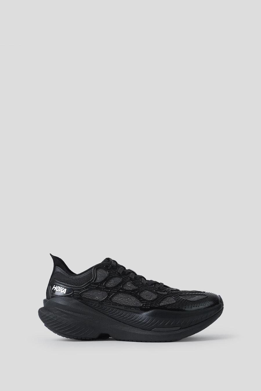 HOKA ONE ONE - SNEAKERS MACH X CAGED BLACK ET MIDNIGHT BLUE - LE LABO STORE