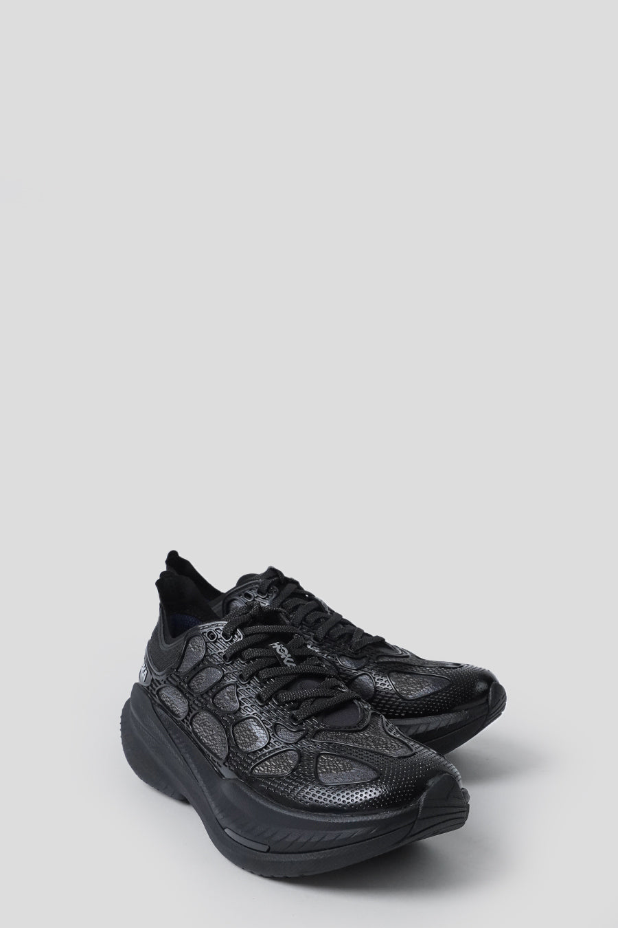 HOKA ONE ONE - SNEAKERS MACH X CAGED BLACK ET MIDNIGHT BLUE - LE LABO STORE