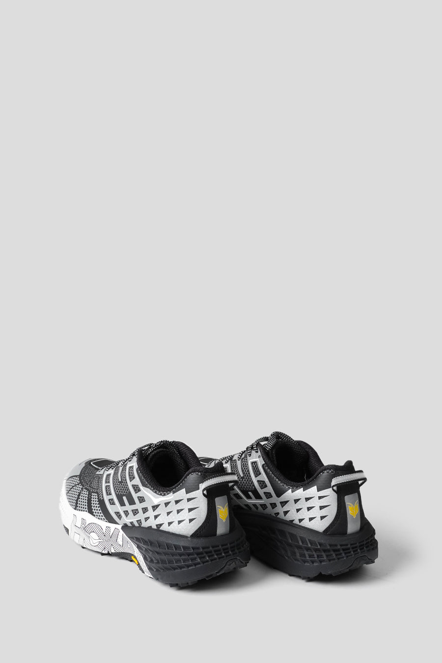 HOKA ONE ONE - SNEAKERS SPEEDGOAT 2 STEALTH/TECH BLACK ET STARDUST - LE LABO STORE