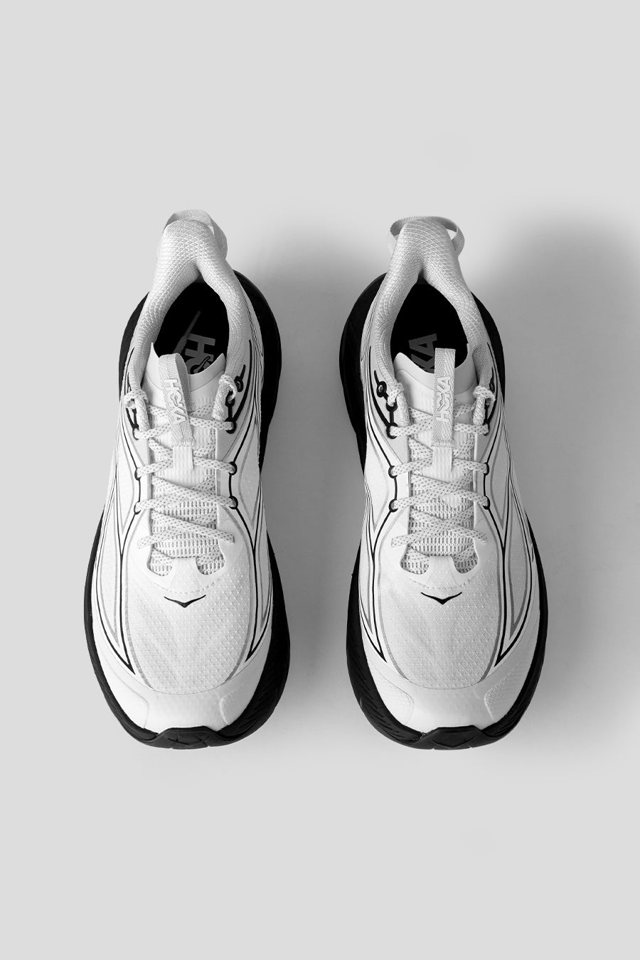 HOKA ONE ONE - SNEAKERS MACH REMASTERED FROST ET BLACK - LE LABO STORE