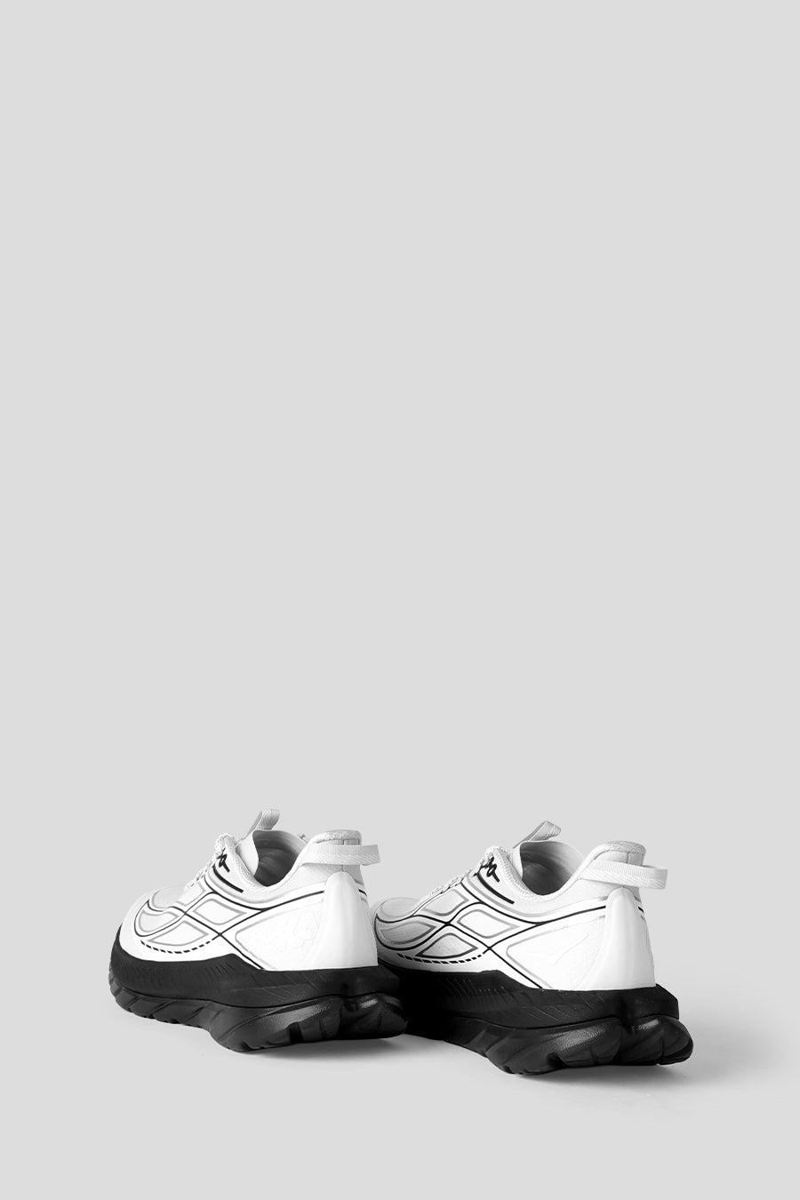 HOKA ONE ONE - SNEAKERS MACH REMASTERED FROST ET BLACK - LE LABO STORE
