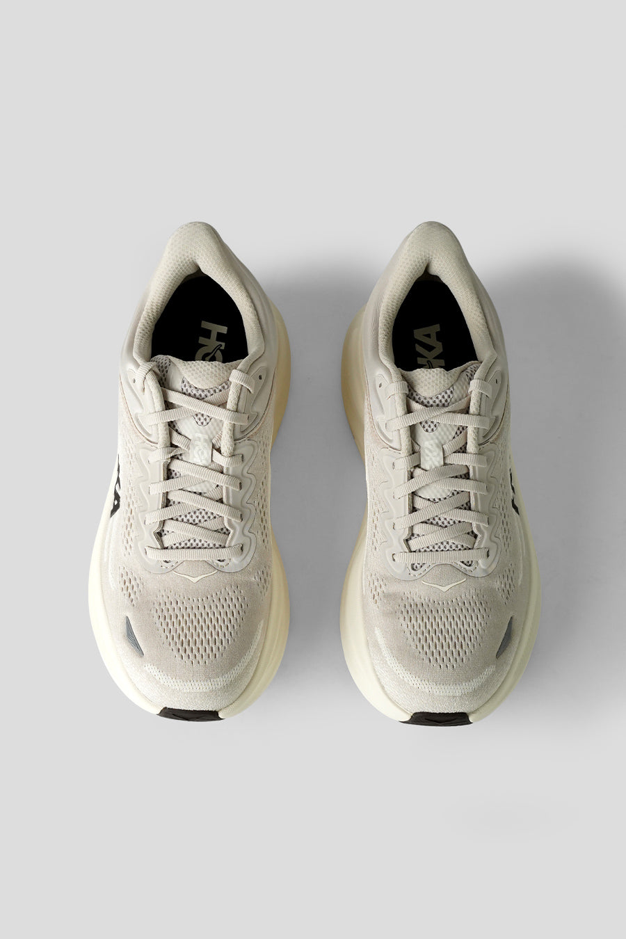 HOKA ONE ONE - SNEAKERS M BONDI 9 RIVER ROCK GREY ET ALABASTER - LE LABO STORE