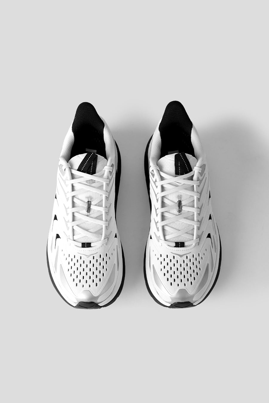 HOKA ONE ONE - FROST ET BLACK M CLIFTON ULT SNEAKERS - LE LABO STORE