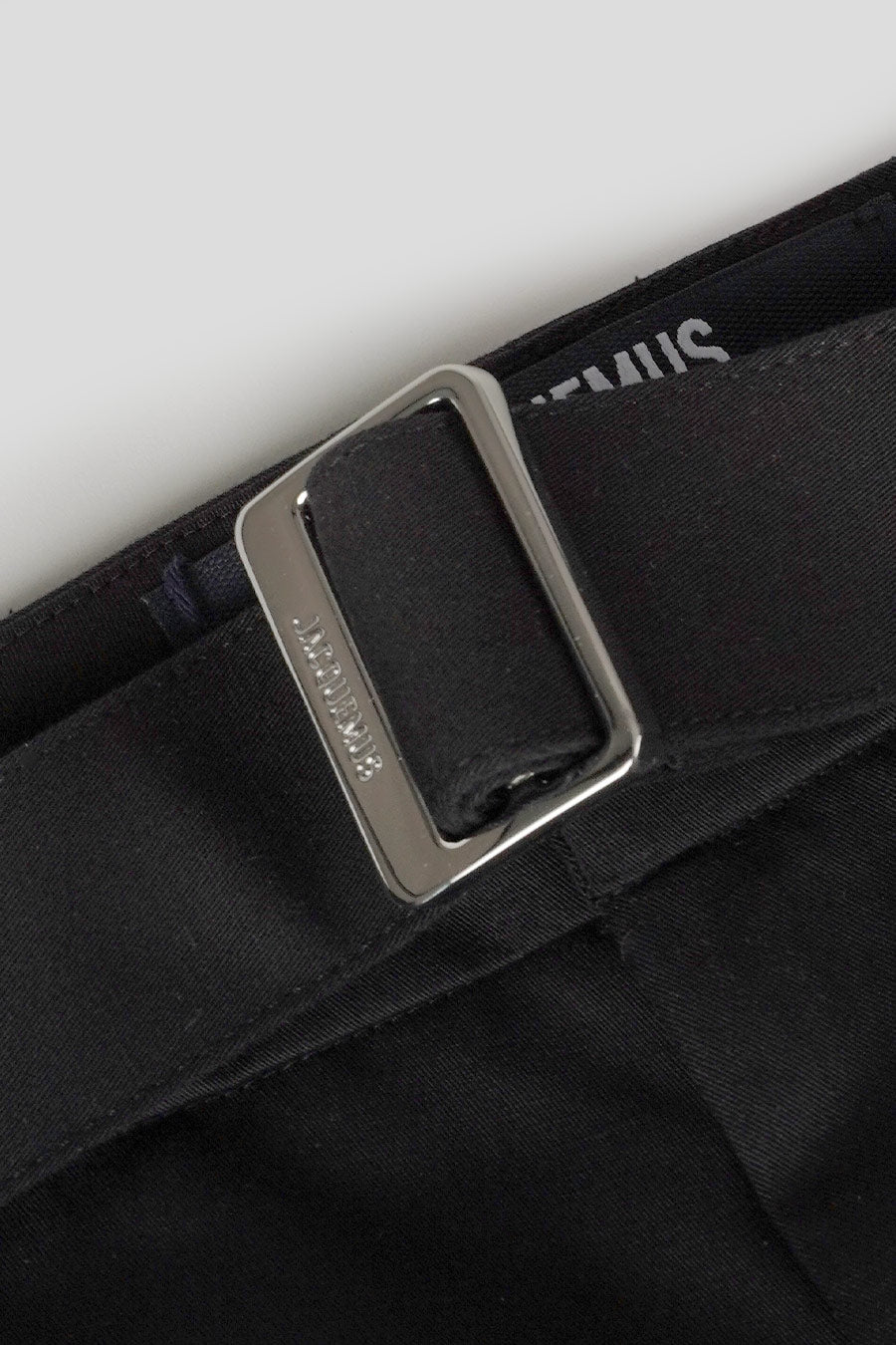 Jacquemus - PANTALON LE CARGO NOIR - LE LABO STORE