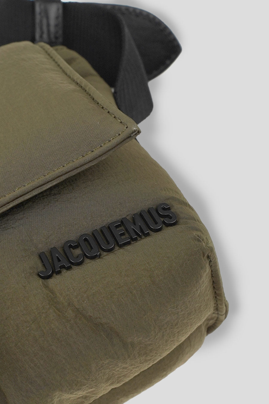 Jacquemus - SAC LE PETIT MESSENGER BAMBINO KHAKI – LE LABO STORE
