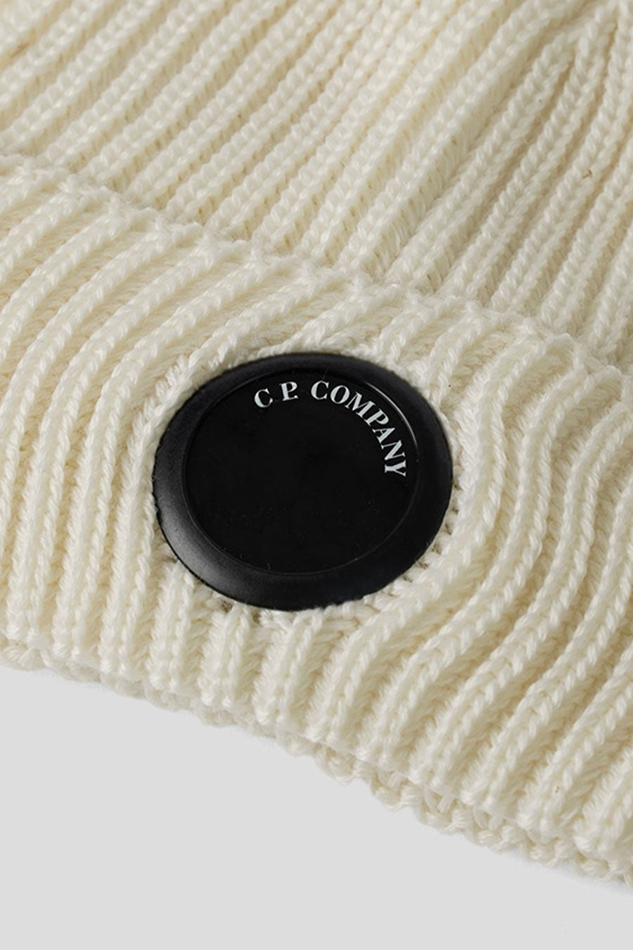 CP COMPANY - BONNET EN LAINE LENS ÉCRU - LE LABO STORE