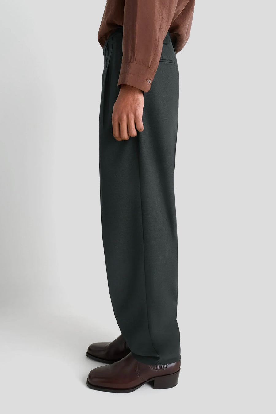 LEMAIRE - PANTALON PLEATED CHARBON - LE LABO STORE