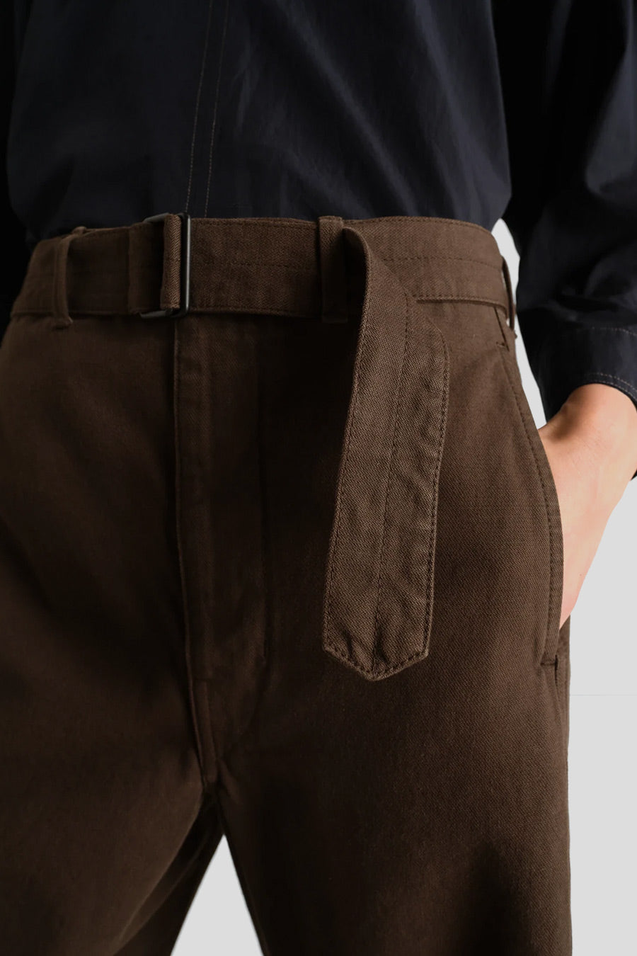 LEMAIRE - PANTALON TWISTED BELTED CACAO - LE LABO STORE