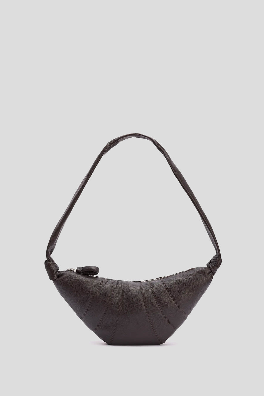 LEMAIRE - SAC MEDIUM CROISSANT CHOCOLAT FONCÉ - LE LABO STORE