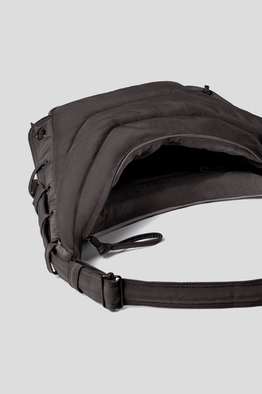 LEMAIRE - DARK CHOCOLATE MEDIUM SOFT GAME BAG - LE LABO STORE