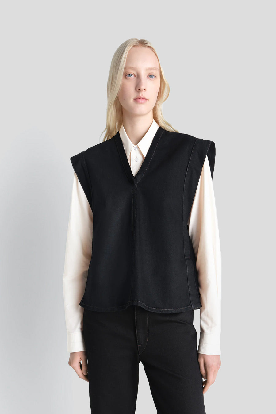 LEMAIRE - TOP CHASUBLE NOIR - LE LABO STORE