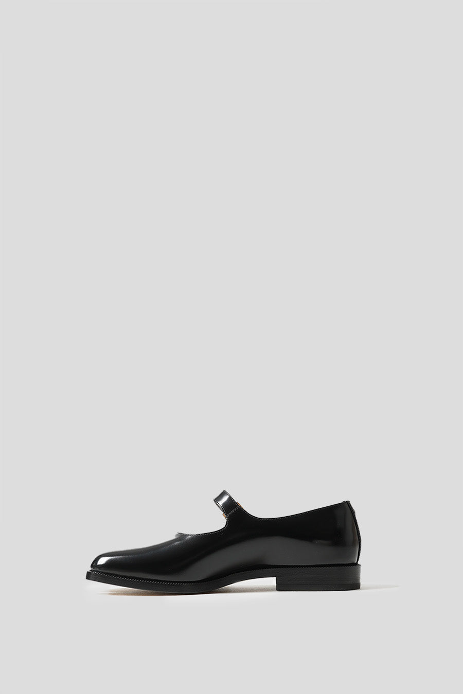 Maison Margiela - CHAUSSURES MARY-JANE TABI NOIRES BRILLANTES - LE LABO STORE