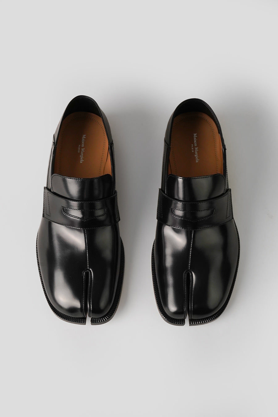 Maison Margiela - CHAUSSURES SLIP-ON TABI NOIRES - LE LABO STORE