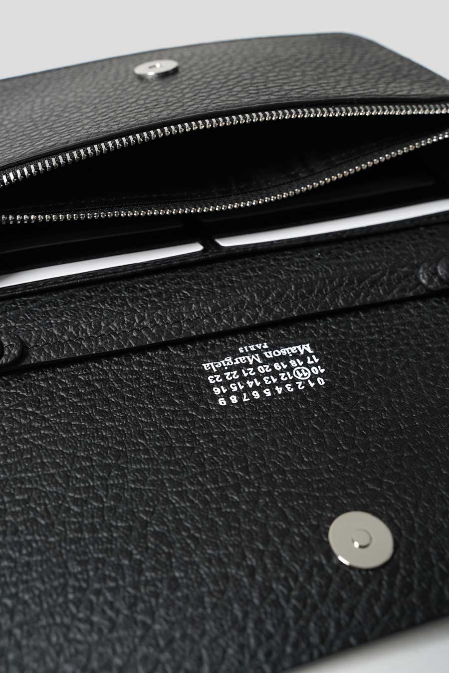 Maison Margiela - PORTEFEUILLE CHAINE FOUR STITCHES NOIR - LE LABO STORE