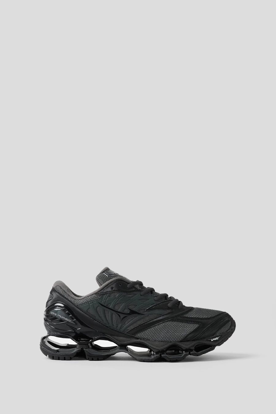 Mizuno - SNEAKERS WAVE PROPHECY LS IRON GATE, BLACK ET BLACK SAND - LE LABO STORE