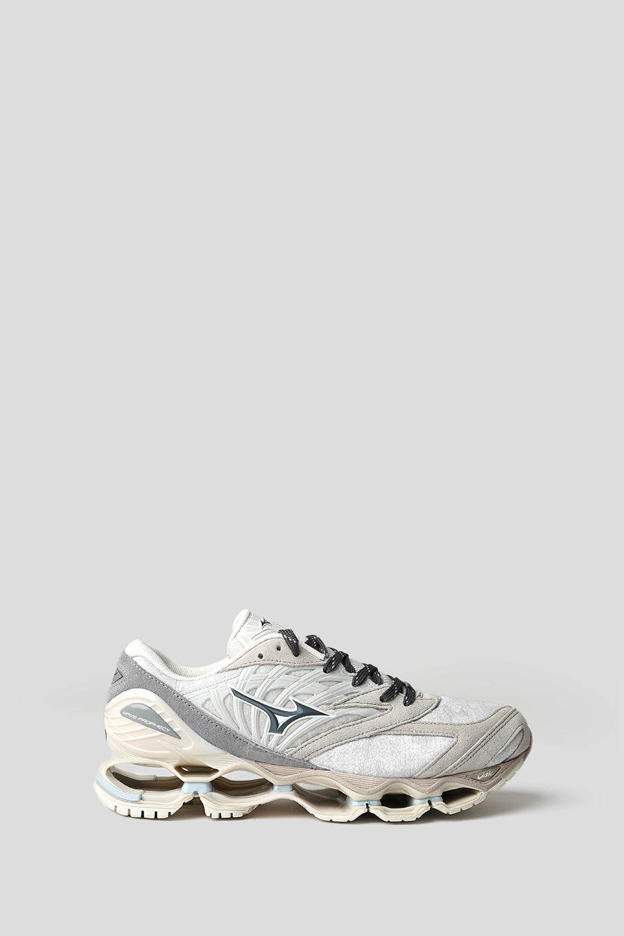 Mizuno - SNEAKERS WAVE PROPHECY LS NIMBUS CLOUD, MAGNET ET SILVER CLOUD - LE LABO STORE