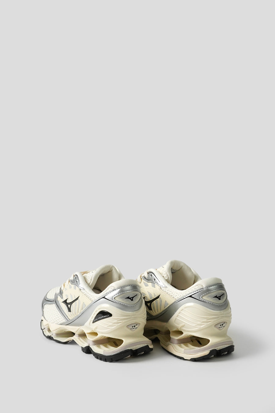 Mizuno - SNEAKERS WAVE PROPHECY LS PRISTINE, BLACK ET SILVER - LE LABO STORE