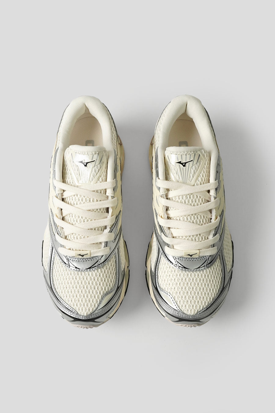 Mizuno - SNEAKERS WAVE PROPHECY LS PRISTINE, BLACK ET SILVER - LE LABO STORE