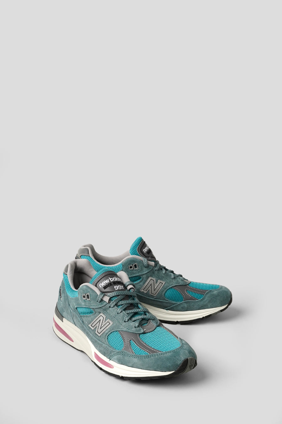 NEW BALANCE - SNEAKER MADE IN UK 992V2 PORCELAIN GREEN, TROOPER AND SILVER - LE LABO STORE