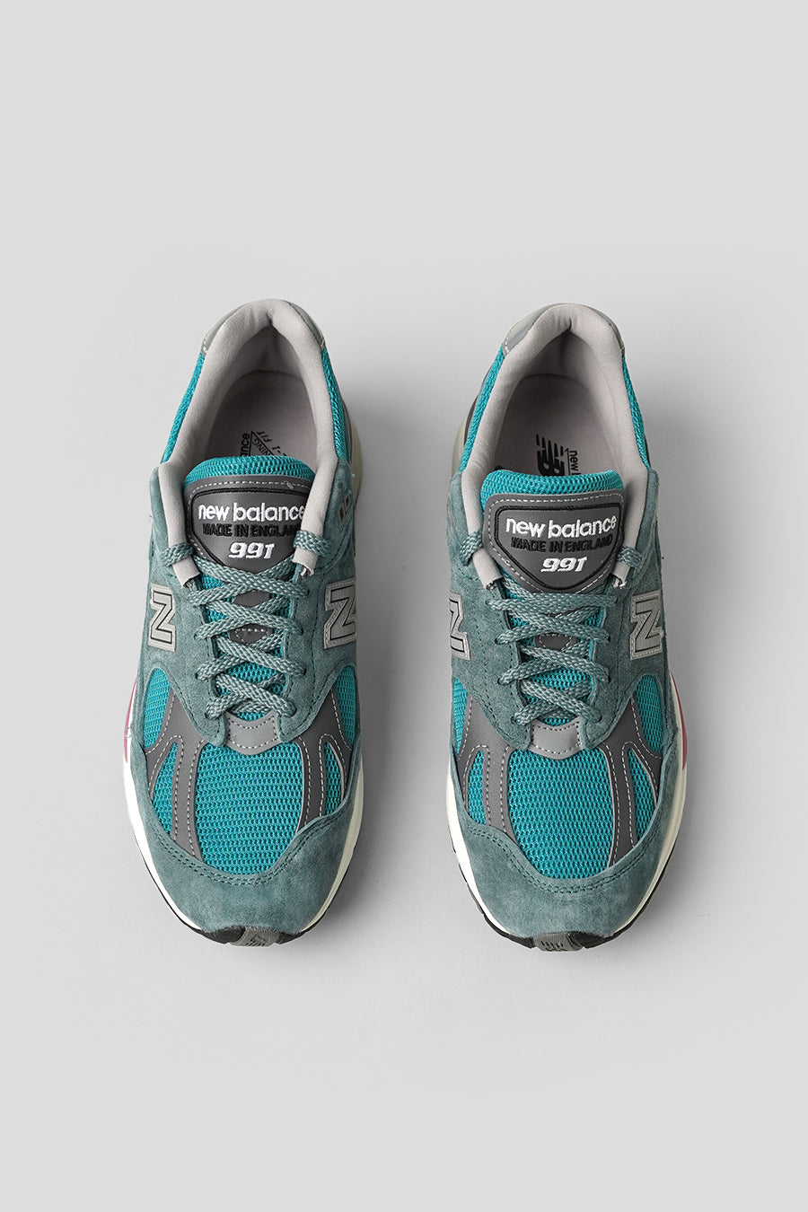 NEW BALANCE - SNEAKER MADE IN UK 992V2 PORCELAIN GREEN, TROOPER AND SILVER - LE LABO STORE