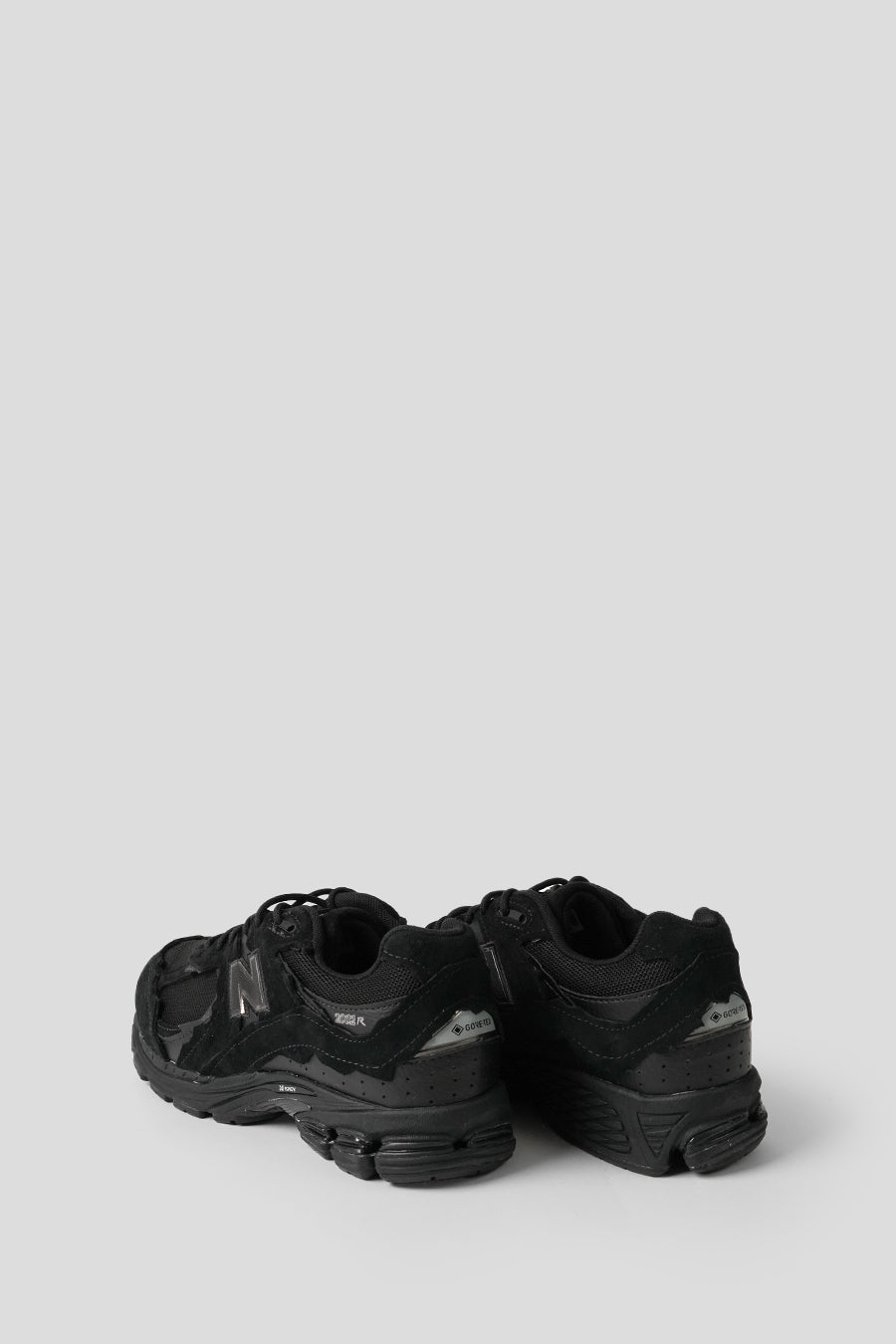 NEW BALANCE - BLACK AND BLACK METALLIC 2002DXB SNEAKERS - LE LABO STORE