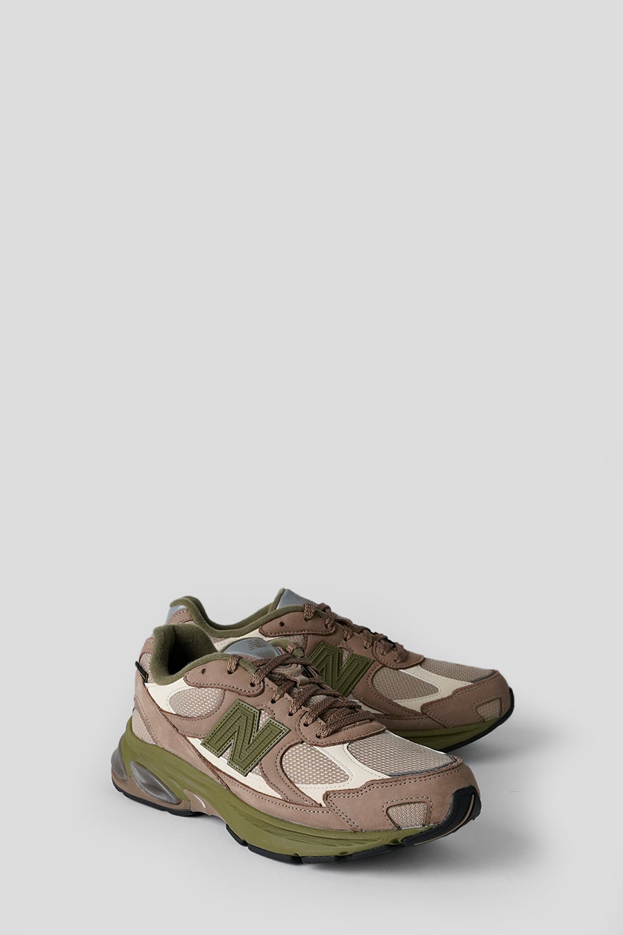 NEW BALANCE - LIGHT MUSHROOM AND TIMBERWOLF 2010 GORE-TEX SNEAKERS - LE LABO STORE