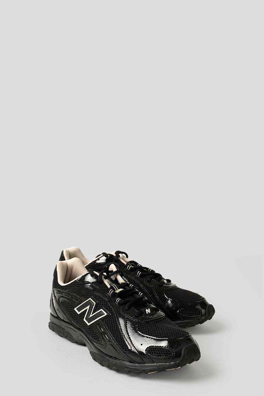 NEW BALANCE - SNEAKERS 204LMRA BLACK ET TIMBERWOLF - LE LABO STORE