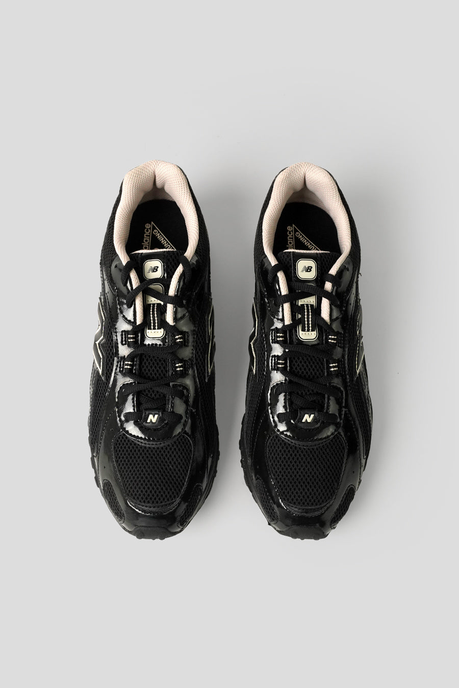 NEW BALANCE - BLACK AND TIMBERWOLF 204LMRA SNEAKERS - LE LABO STORE