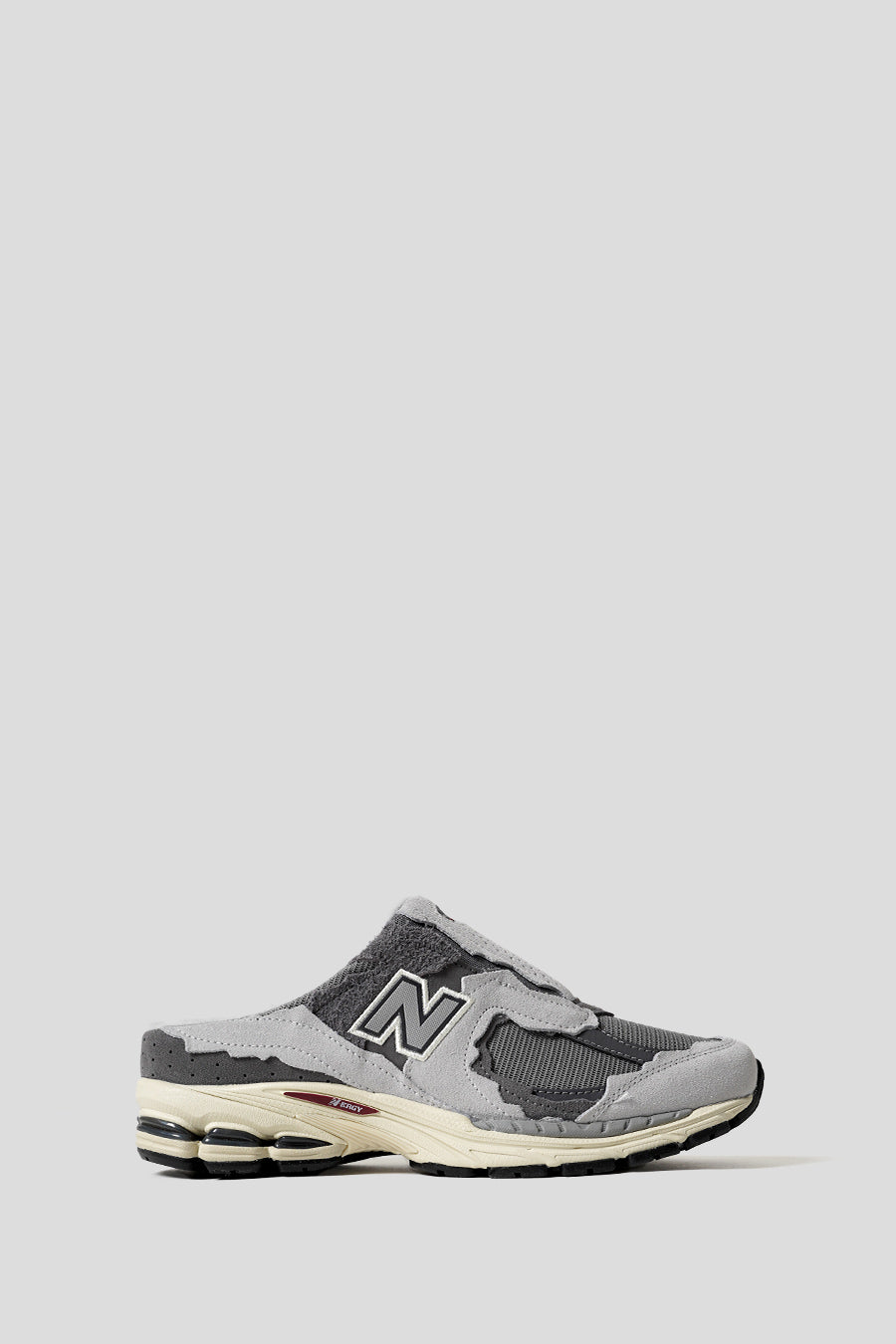NEW BALANCE -  RAINCLOUD AND MAGNET 2002R MULE SNEAKERS - LE LABO STORE