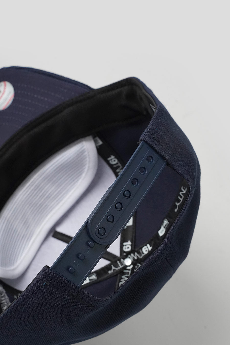 NEW ERA - CASQUETTE 19TWENTY NEW YORK YANKEES MLB BLEU MARINE - LE LABO STORE