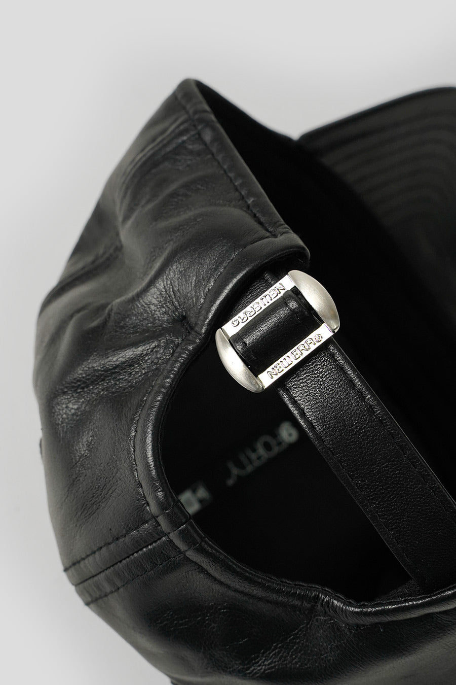 NEW ERA - CASQUETTE MLB NEW YORK YANKEES 9FORTY NOIRE - LE LABO STORE