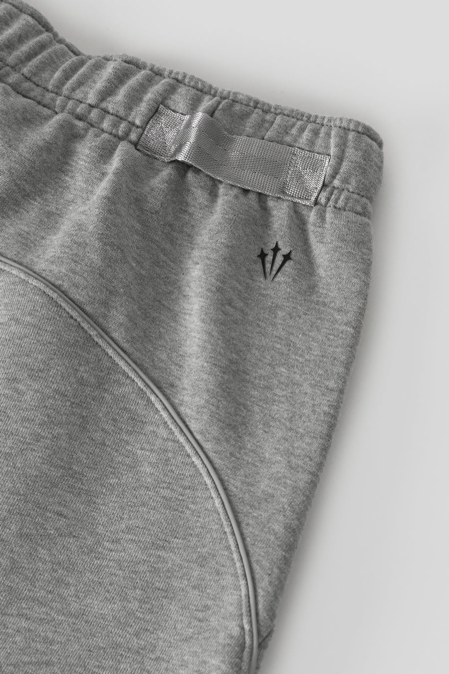 NIKE - PANTALON DE SURVÊTEMENT FLEECE GRIS X NOCTA - LE LABO STORE