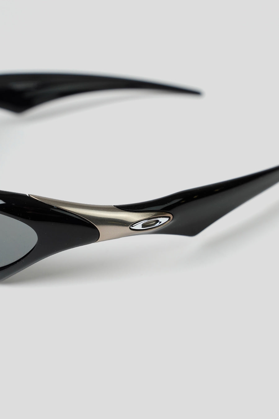 OAKLEY - LUNETTES MUZM SCAR BLACK ET PRIZM BLACK - LE LABO STORE