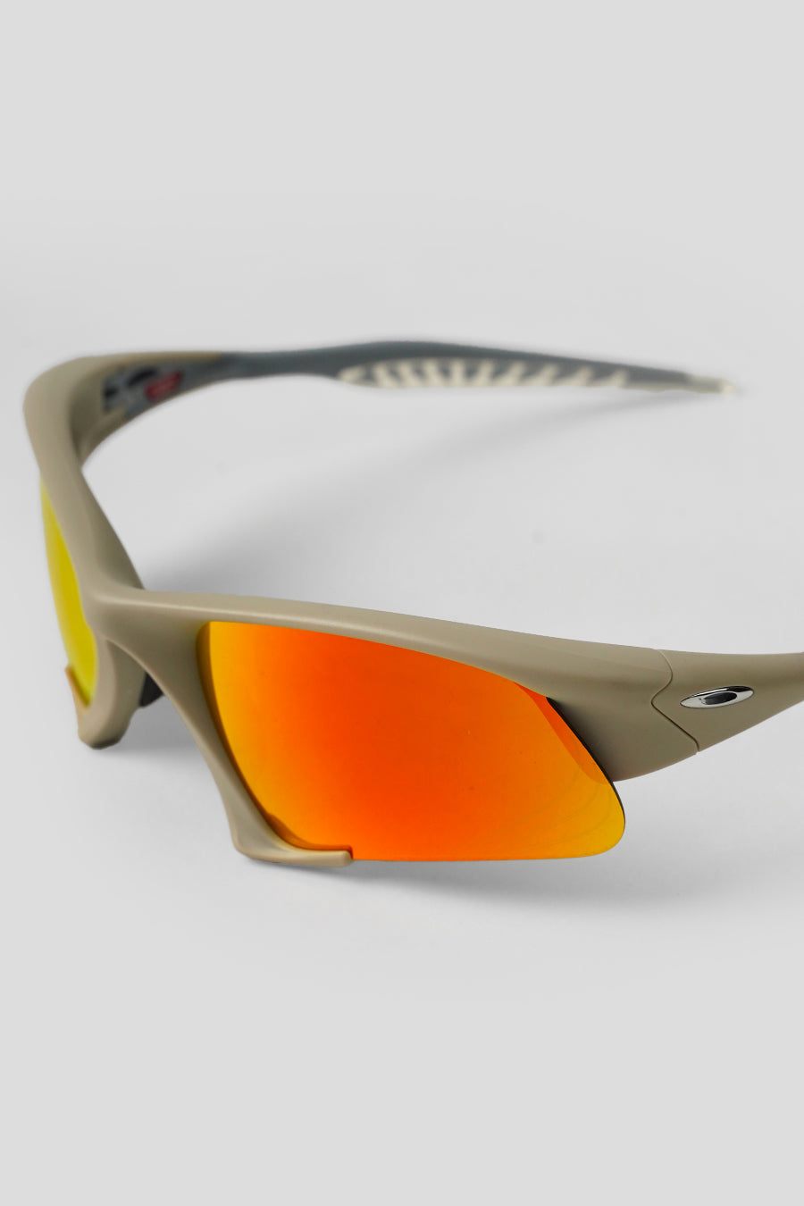OAKLEY - MATTE SAND AND PRIZM RUBY SUTURE JACKET GLASSES - LE LABO STORE