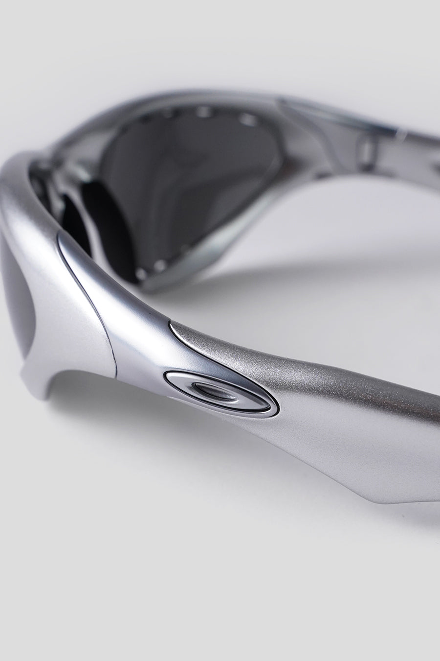OAKLEY - SCAR™ SATISFY X-SILVER W/ PRIZM BLACK VENTED - LE LABO STORE
