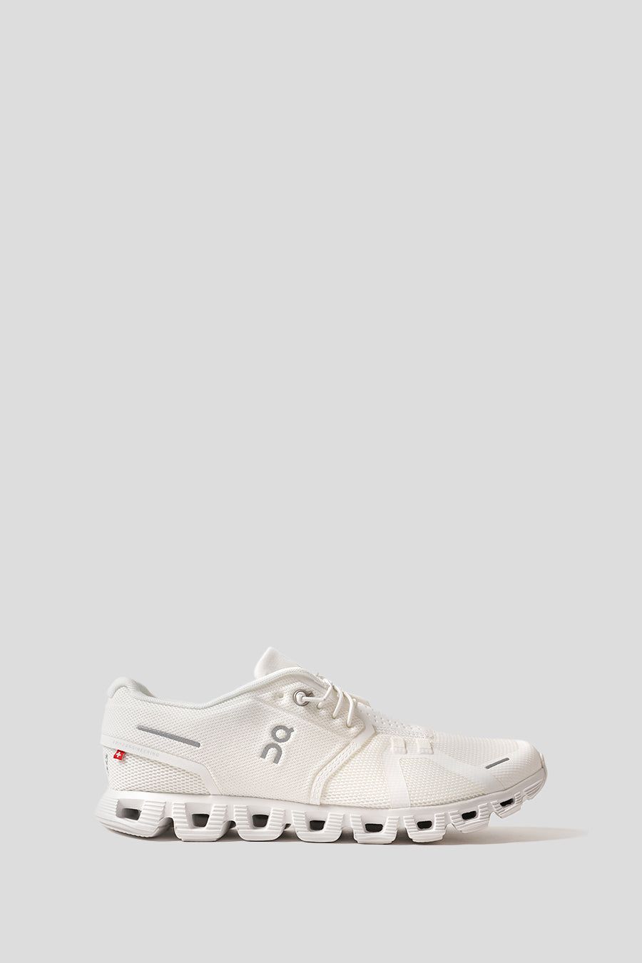 ON - ALL WHITE CLOUD 5 SNEAKERS - LE LABO STORE