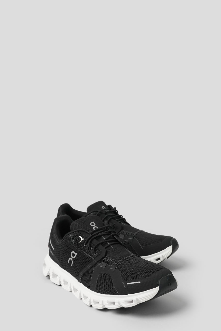 ON - SNEAKERS CLOUD 6 W BLACK ET WHITE - LE LABO STORE