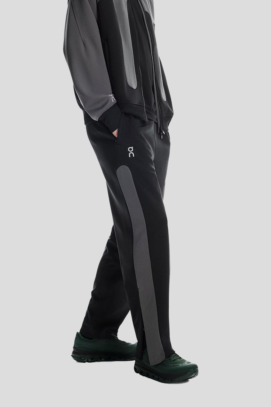 ON - PANTALON DE SURVÊTEMENT X IKON NOIR ET ECLIPSE - LE LABO STORE