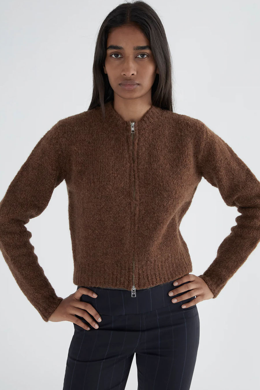 PALOMA WOOL - CARDIGAN HASTA LUEGO ZIP MARRON - LE LABO STORE