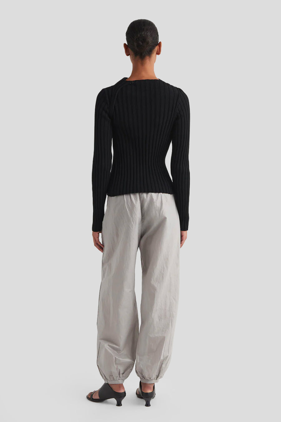 PALOMA WOOL - TRICOT ESMOLAR NOIR - LE LABO STORE