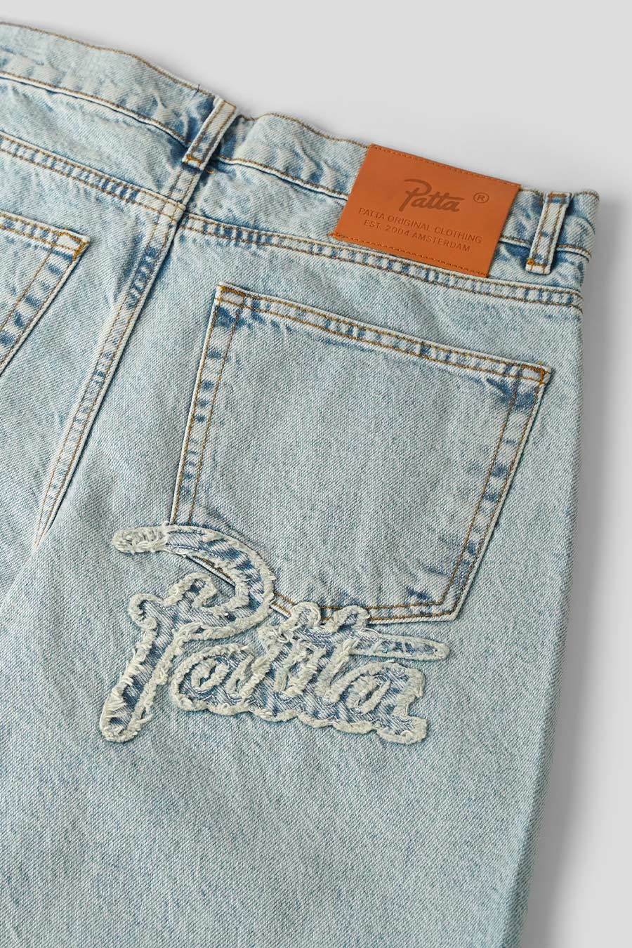 Patta - SHORT EN JEAN DÉLAVÉ BLEU CLAIR - LE LABO STORE