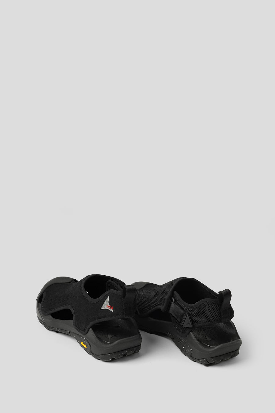 ROA HIKING - CHAUSSURES ARPY NOIRES - LE LABO STORE